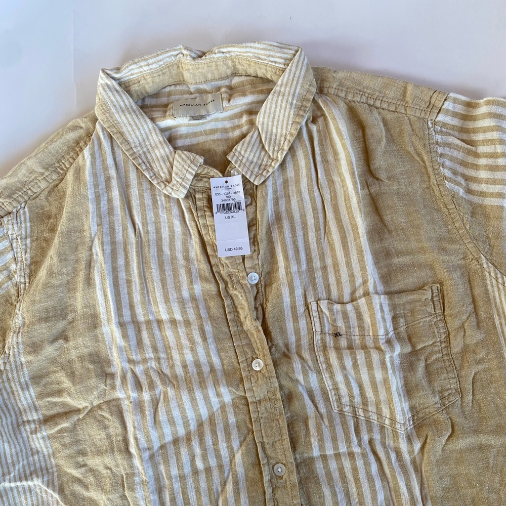 American Eagle Outfitters
Size XL Long Sleeve Button-Down Shirt